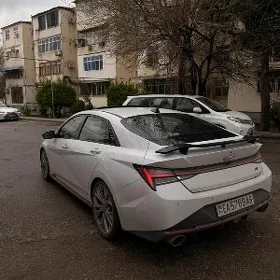 Hyundai Elantra 2022