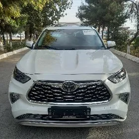 Toyota Highlander 2021