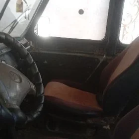 UAZ 469 2002