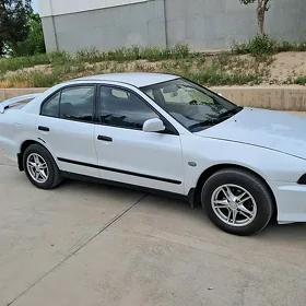 Mitsubishi Galant 2004