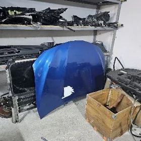 Toyota Camry kapot