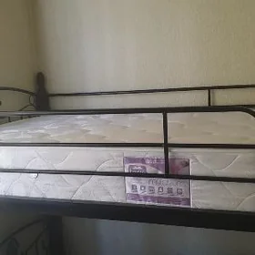 Двухъярусная кровать