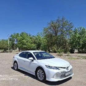 Toyota Camry 2021