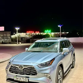 Toyota Highlander 2022
