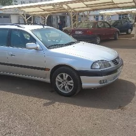 Toyota Avensis 2001