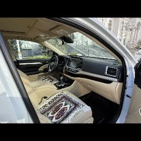 Toyota Highlander 2019
