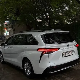 Toyota Sienna 2022
