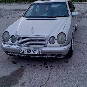 Mercedes-Benz E320 1998