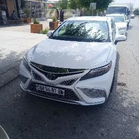 Toyota Camry 2020