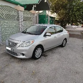 Nissan Versa 2012