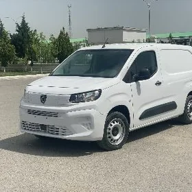 Hyundai H-1 2025