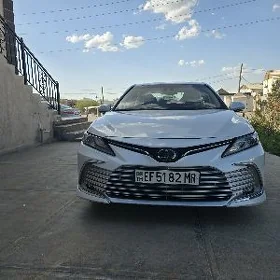 Toyota Camry 2020