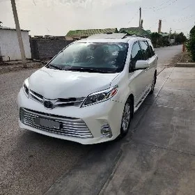 Toyota Sienna 2018