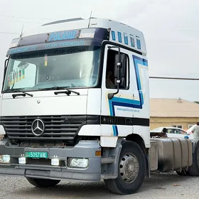Mercedes-Benz ACTROS 3331 1999