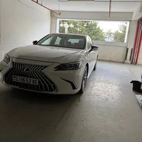 Lexus ES 350 2019