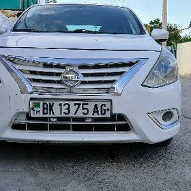 Nissan Versa 2015