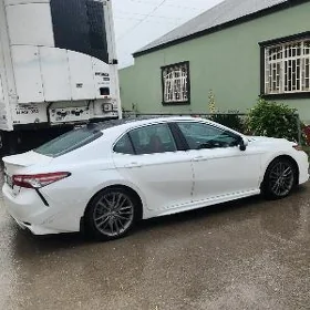 Toyota Camry 2018