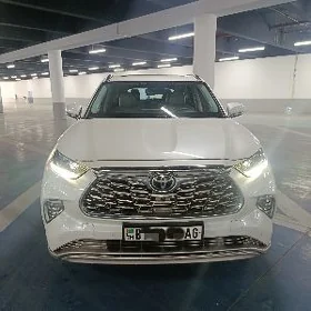 Toyota Highlander 2021