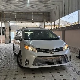 Toyota Sienna 2020