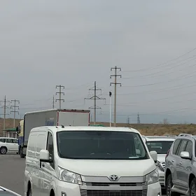 Toyota Hiace 2019