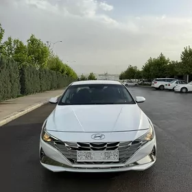Hyundai Elantra 2022