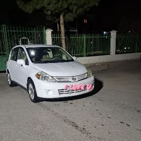 Nissan Versa 2011