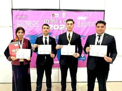 Türkmen ýaş alymlary Bütindünýä innowasiýa bäsleşiginde kümüş medal gazandy