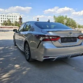 Toyota Camry 2021