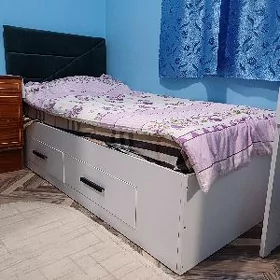 krowat,şifonýer ylalaşyk bar