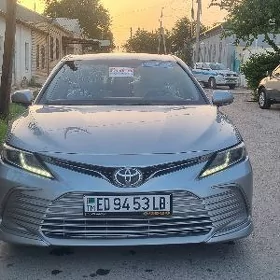 Toyota Camry 2021