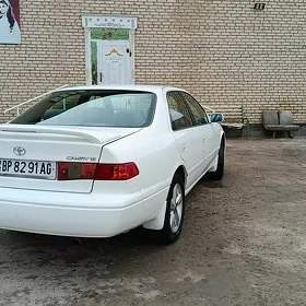 Toyota Camry 2001