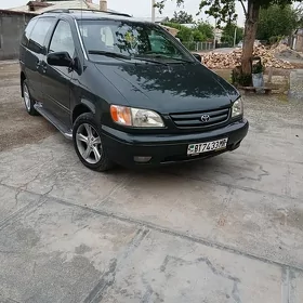 Toyota Sienna 2002