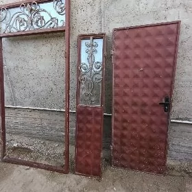 Daşky demir gapy