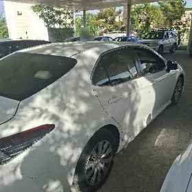 Toyota Camry Hybrid 2021