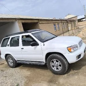 Nissan Pathfinder 2000