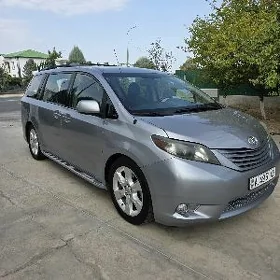Toyota Sienna 2012