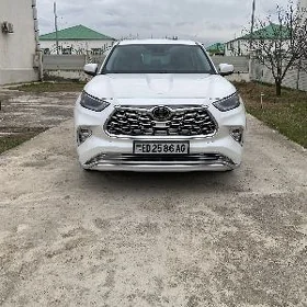 Toyota Highlander 2021