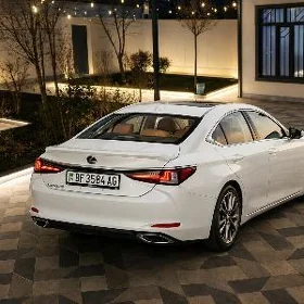 Lexus ES 300h 2022