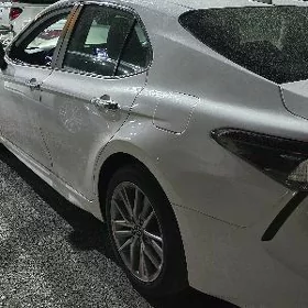 Toyota Camry 2021