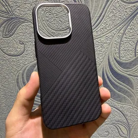 iPhone 16 pro cehol