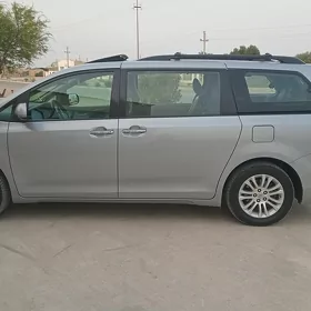 Toyota Sienna 2015