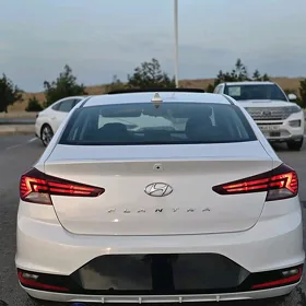 Hyundai Elantra 2020