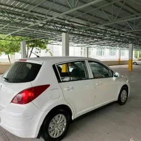 Nissan Versa 2010