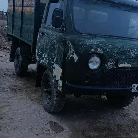 UAZ Profi 1988