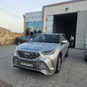 Toyota Highlander 2021