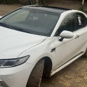 Toyota Camry Hybrid 2023
