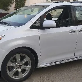 Toyota Sienna 2020