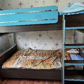кровать
