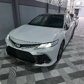 Toyota Camry 2024