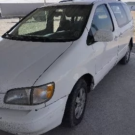 Toyota Sienna 1999